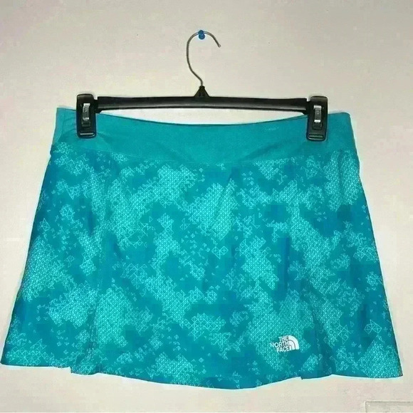 The North Face 2 in 1 Skort Digital Print Size Medium - Picture 1 of 4